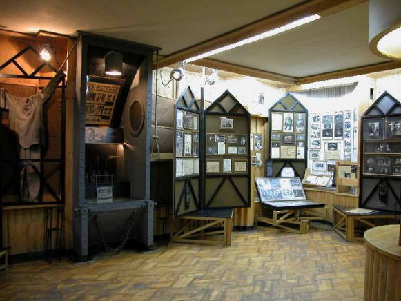 Image - The Museum of Theater, Music, and Cinema Arts of Ukraine (interior).
